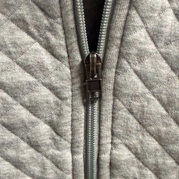 Patagonia Women’s Quilted Gray Performance Jacket with Hood - Picture 5 of 7
